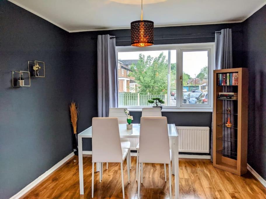 Hidden Gem !Stunning 3 Bedroom Home In Sheffield Handsworth Экстерьер фото