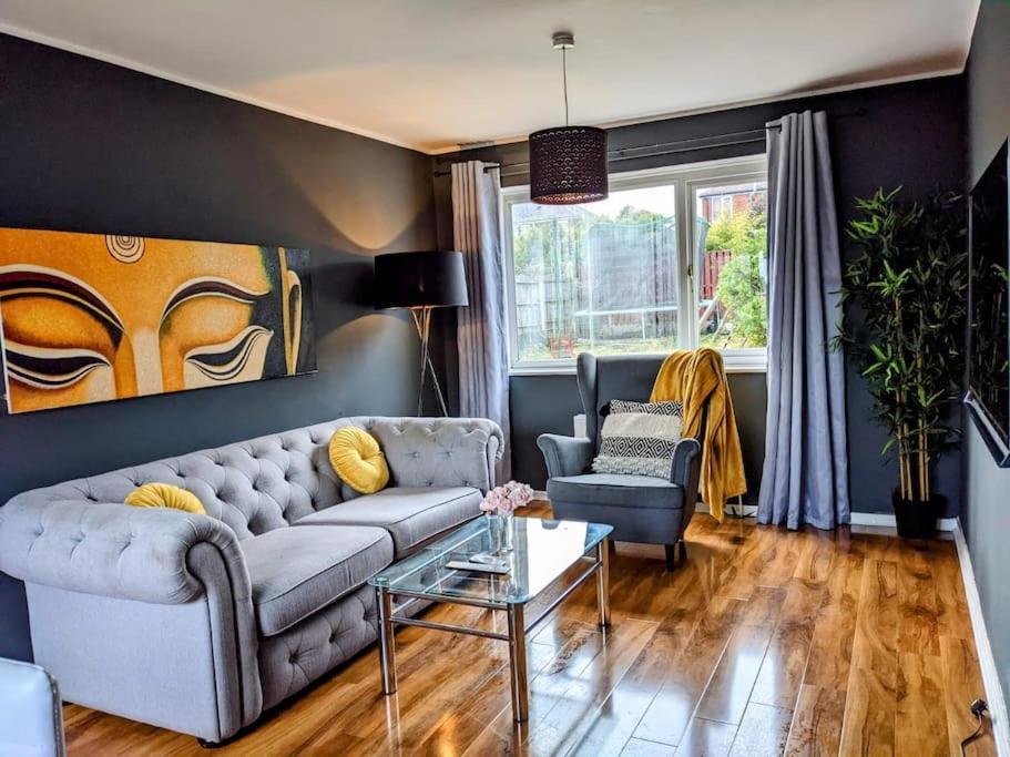Hidden Gem !Stunning 3 Bedroom Home In Sheffield Handsworth Экстерьер фото