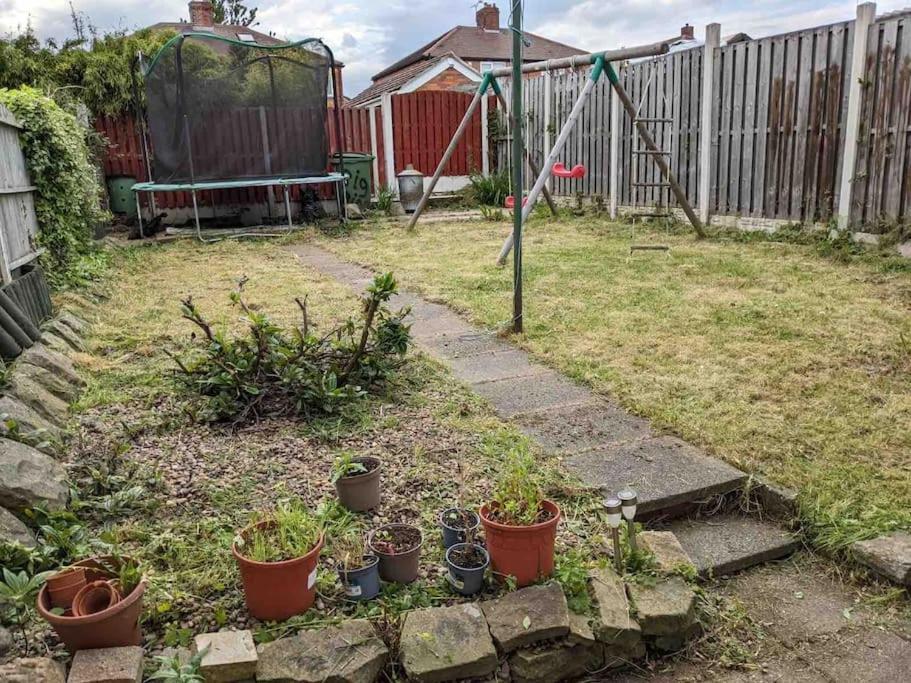 Hidden Gem !Stunning 3 Bedroom Home In Sheffield Handsworth Экстерьер фото